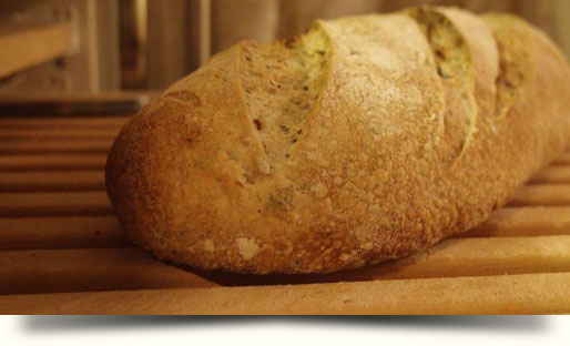 Konditoriamme leipoo maittavat leivät.